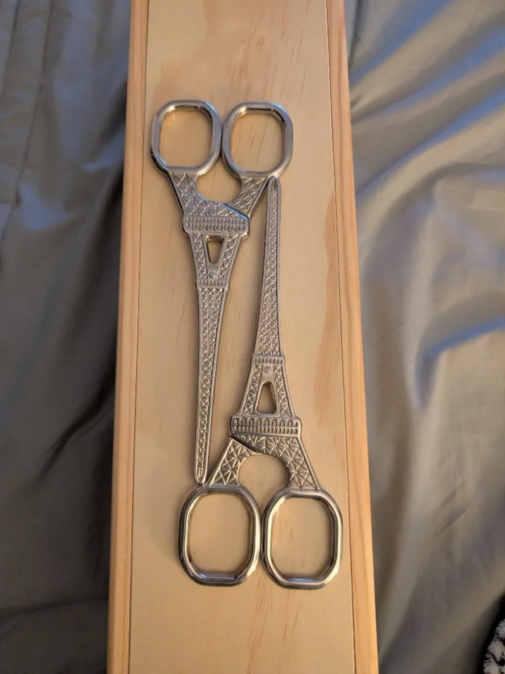 Eiffel Tower scissors (both)